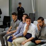 La Audiencia Nacional juzga por terrorismo a cuatro presuntos autores de los incidentes violentos registrados en el casco antiguo de Pamplona el 11 de marzo de 2017 / Efe