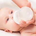 Retiran del mercado algunas fórmulas para bebés por posible contaminación bacteriana