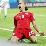 Yurary grita el gol con el que Dinamarca derrotó a Perú