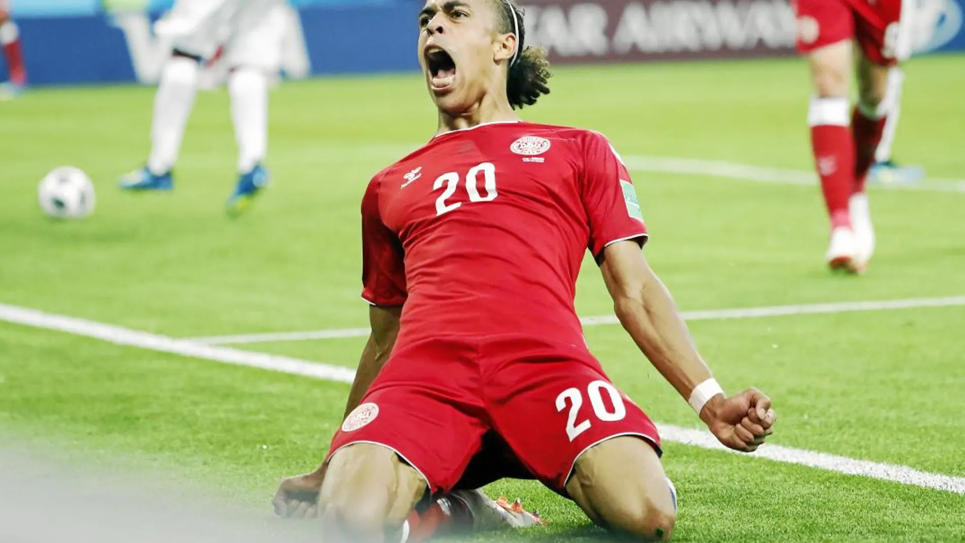 Yurary grita el gol con el que Dinamarca derrotó a Perú