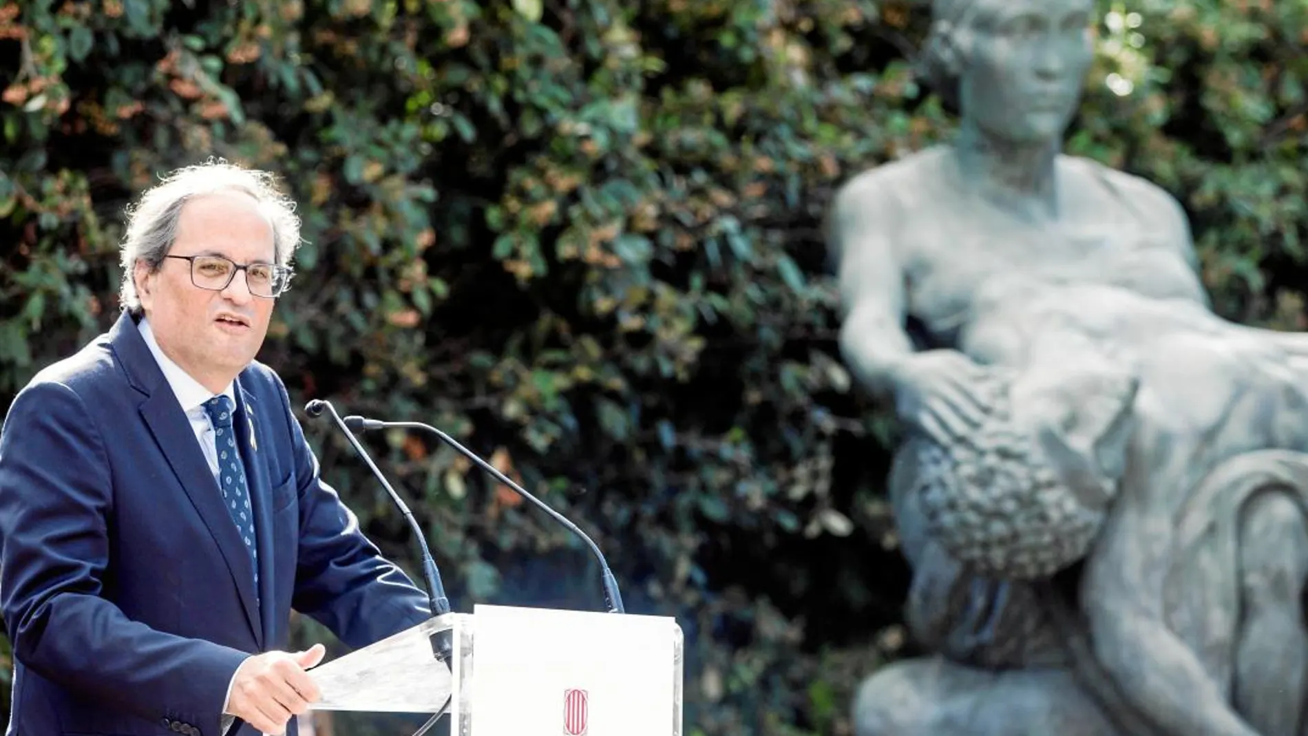 El president Quim Torra ayer durante el homenaje a los republicanos fusilados por la dictadura en el cementerio de Montjuïc