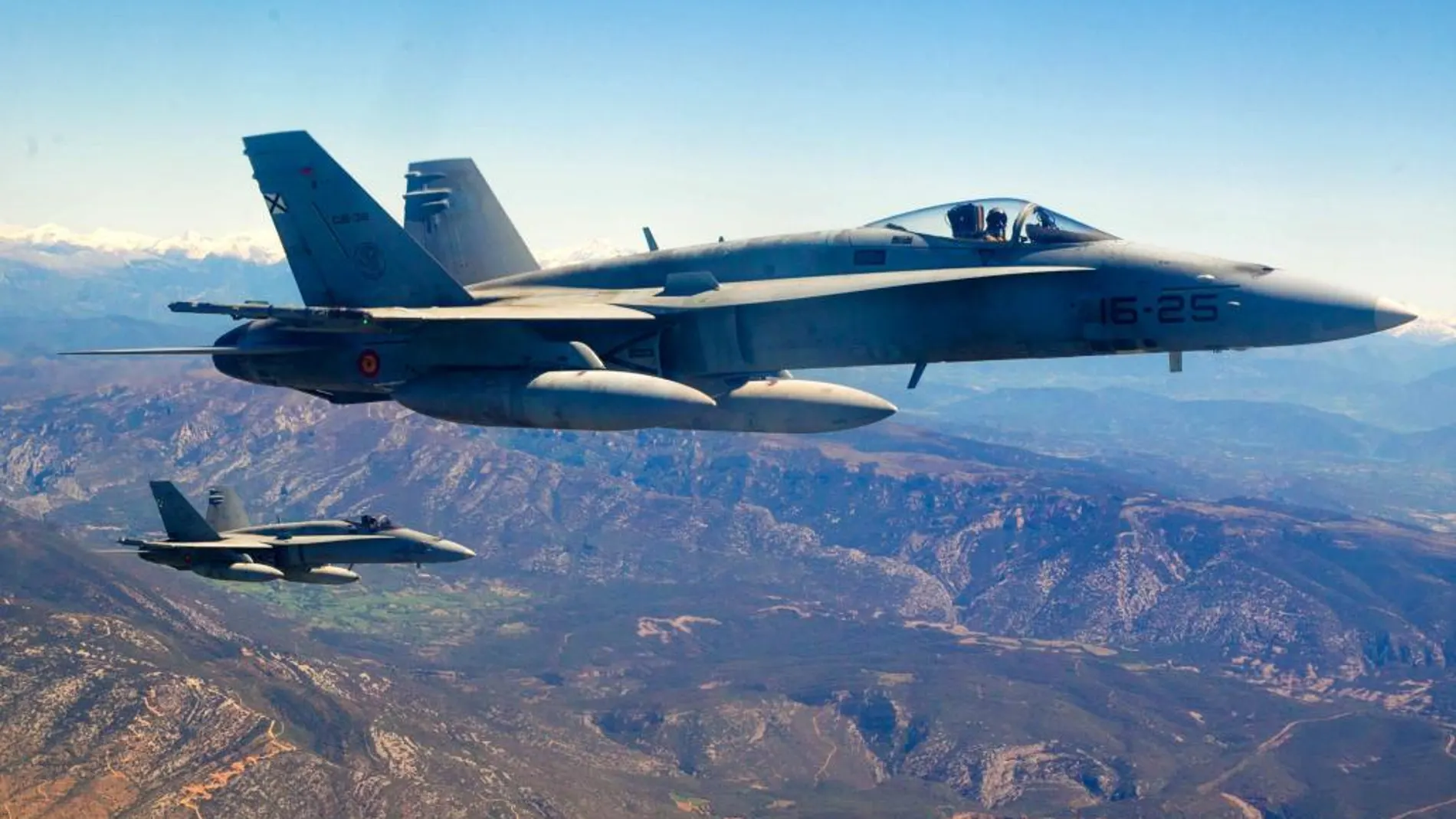 Dos aviones de combate F-18, pertenecientes al Ala 15 de Zaragoza