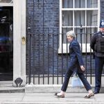May exige a la UE un traje a medida