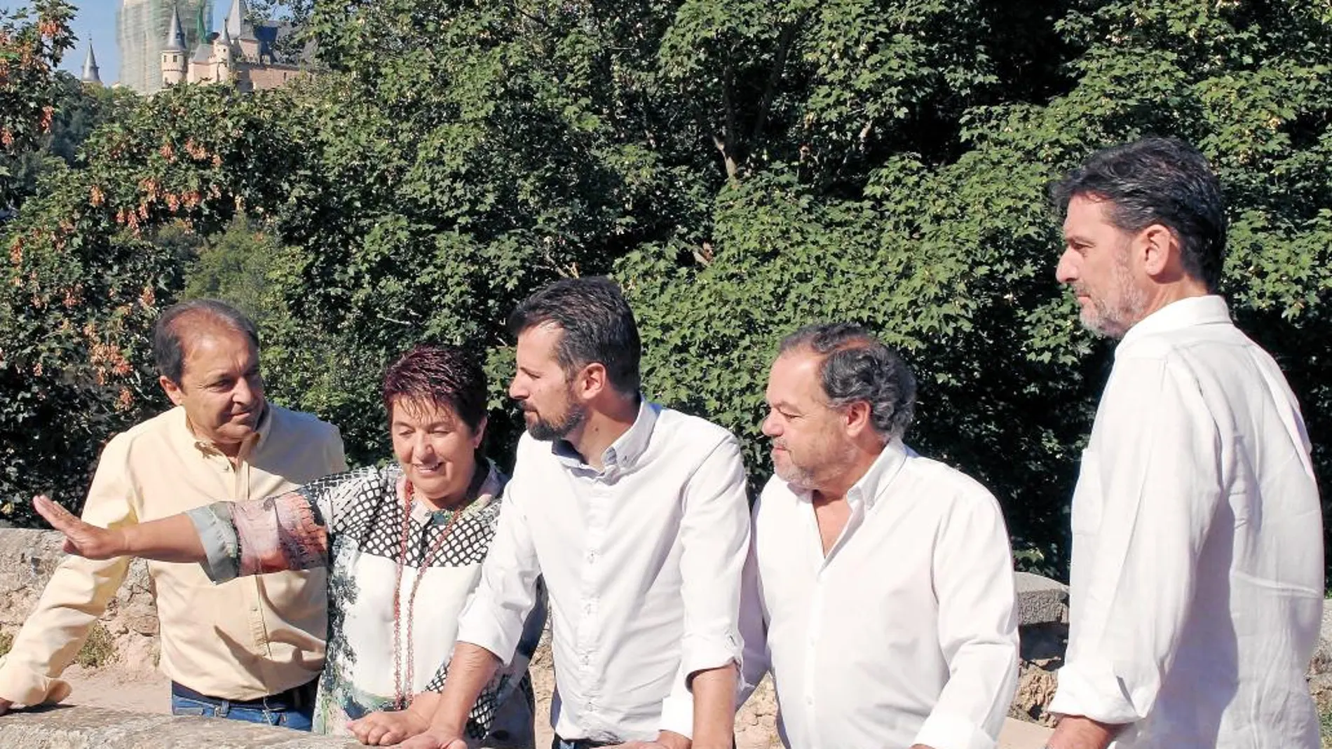 Luis Tudanca junto a Clara Luquero, Juan Gordo y José Luis Vázquez reunidos para tratar problemas del transporte