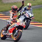 El piloto español Marc Márquez celebra su victoria