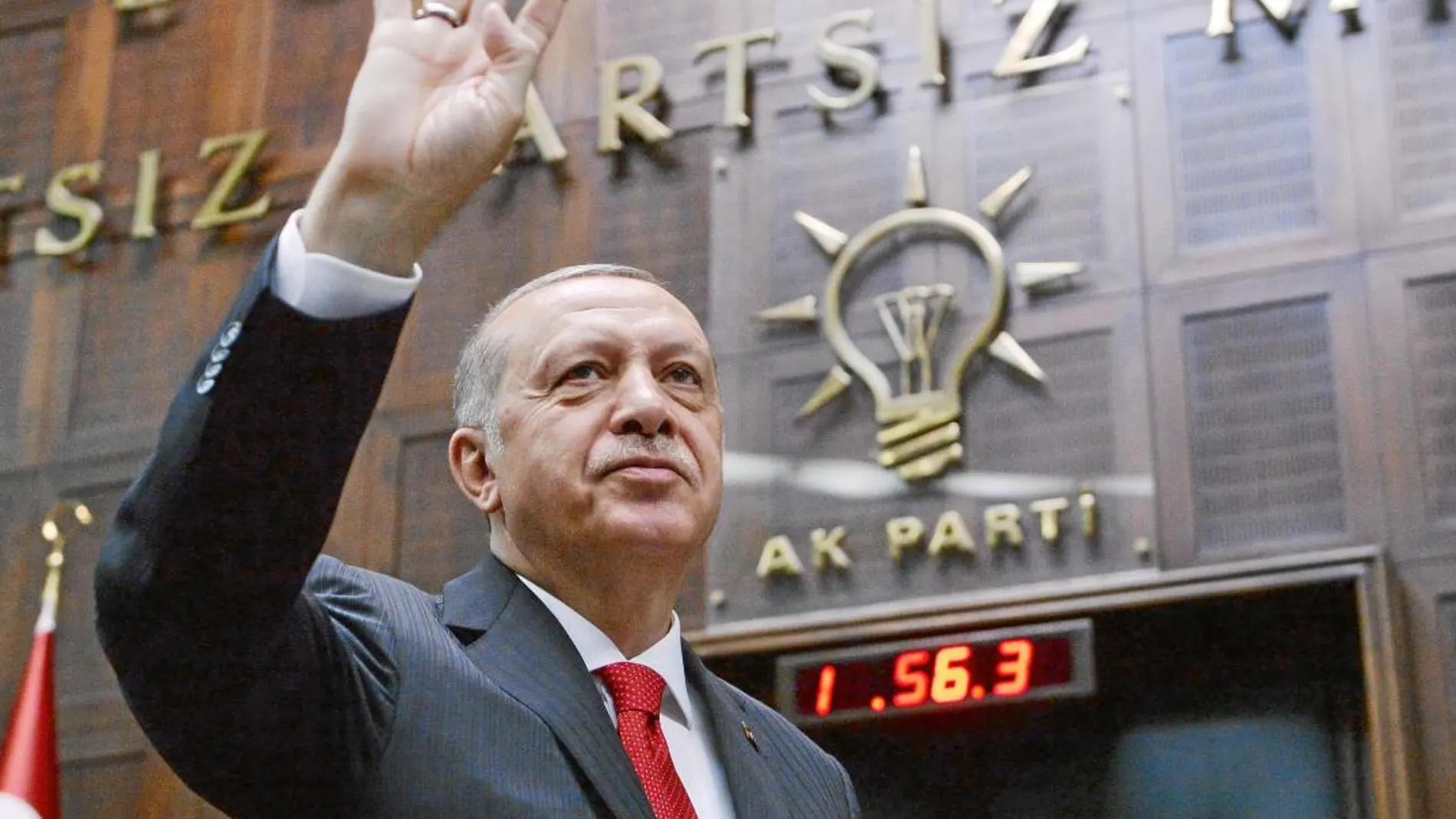 El presidente Recep Tayyip Erdogan en una reunión de su partido, el AKP, celebrada el sábado en Ankara