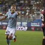 El centrocampista danés del Celta de Vigo, Daniel Wass, celebra el cuarto gol del equipo gallego