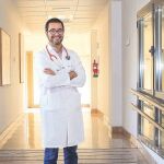 El doctor Francisco Ruiz Ruiz es Especialista en Medicina Interna, Hospital Quirónsalud Sagrado Corazón (Sevilla)