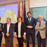 El consejero Hernández (izda.), junto a los miembros de la Comisión Interadministrativa de Caravaca Jubilar, ayer