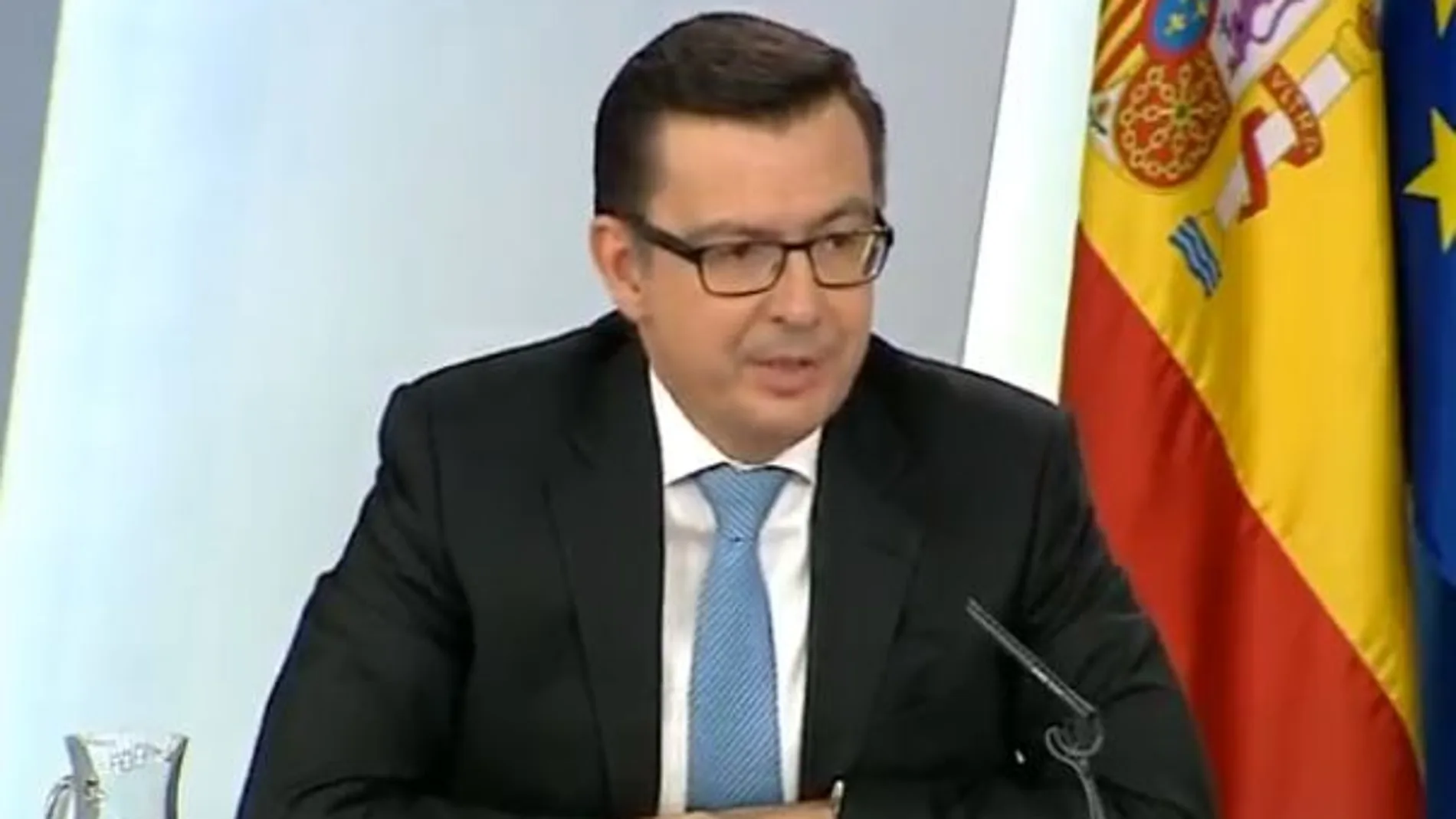 El ministro de Economía, Industria y Competitividad, Román Escolano, en la rueda de prensa posterior al Consejo de Ministros