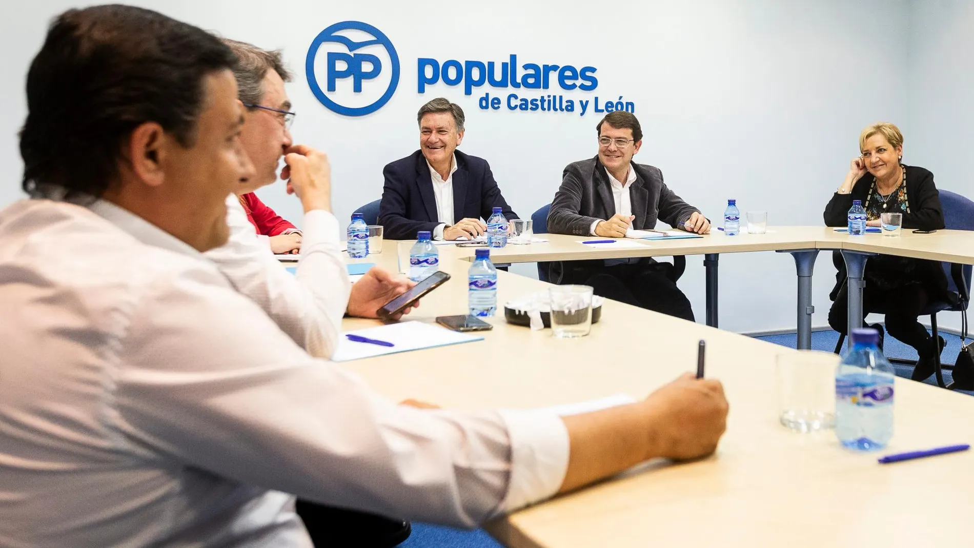 El presidente del PP de Castilla y León, Alfonso Fernández Mañueco, y el secretario general, Francisco Vázquez, se reúnen con los presidentes provinciales