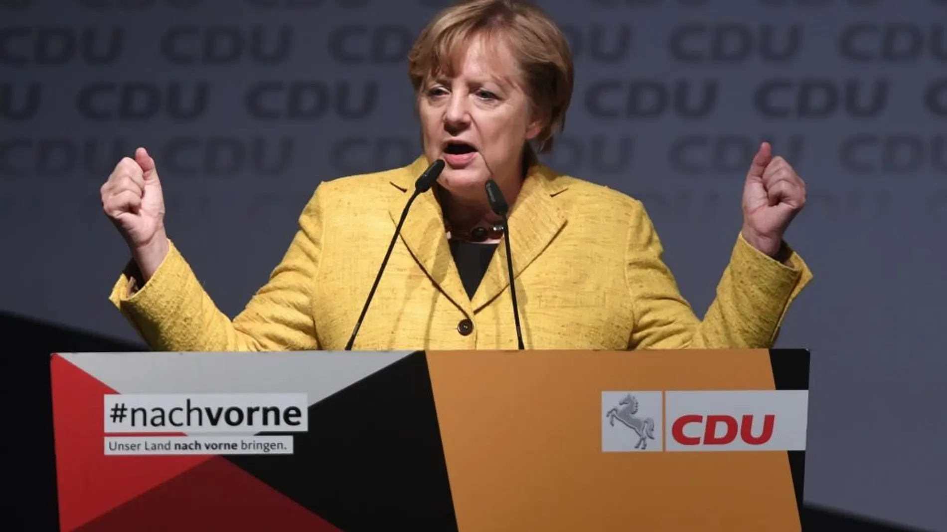 La canciller alemana, Angela Merkel, habla durante un acto de campaña del partido Cristianodemócrata (CDU) en Seevetal, Alemania.