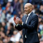 Zidane, aplaudiendo en un partido