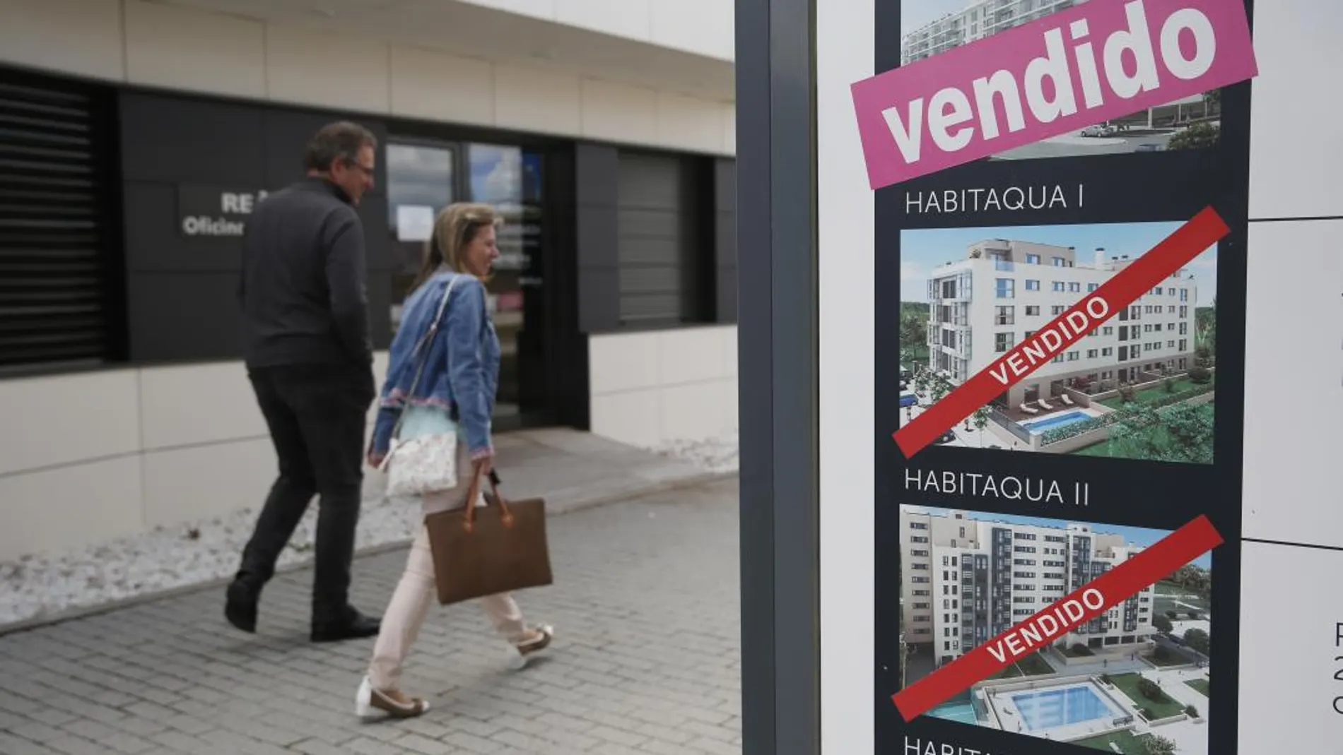 Los españoles destinan de media el 17,2% de sus ingresos familiares brutos a afrontar el primer año de hipoteca/ Javier Fernández-Largo