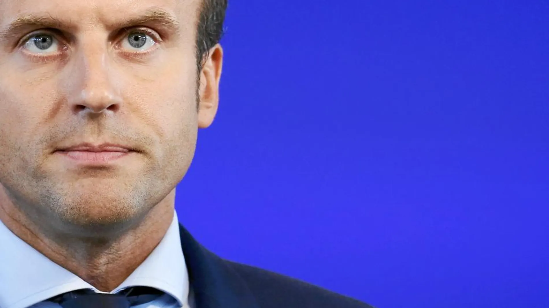 El ex ministro francés de Economía, Emmanuel Macron, durante una rueda de prensa y tras anunciar su dimisión el pasado martes en París