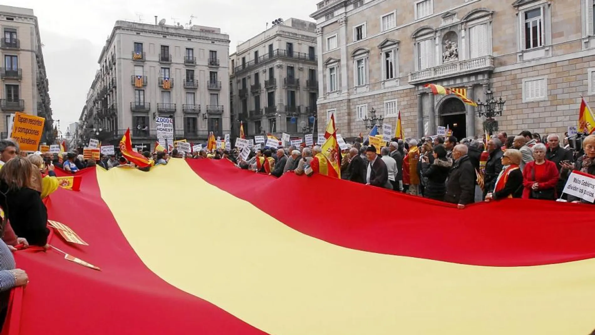 Imagen de la celebración del Día de la Constitución del año pasado en la plaza Sant Jaume