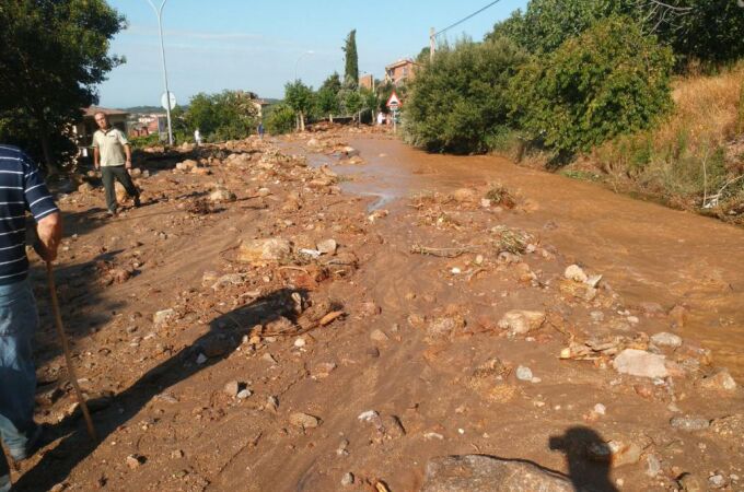 Imagen de una parte del pueblo inundada por la riada de agua y lodo