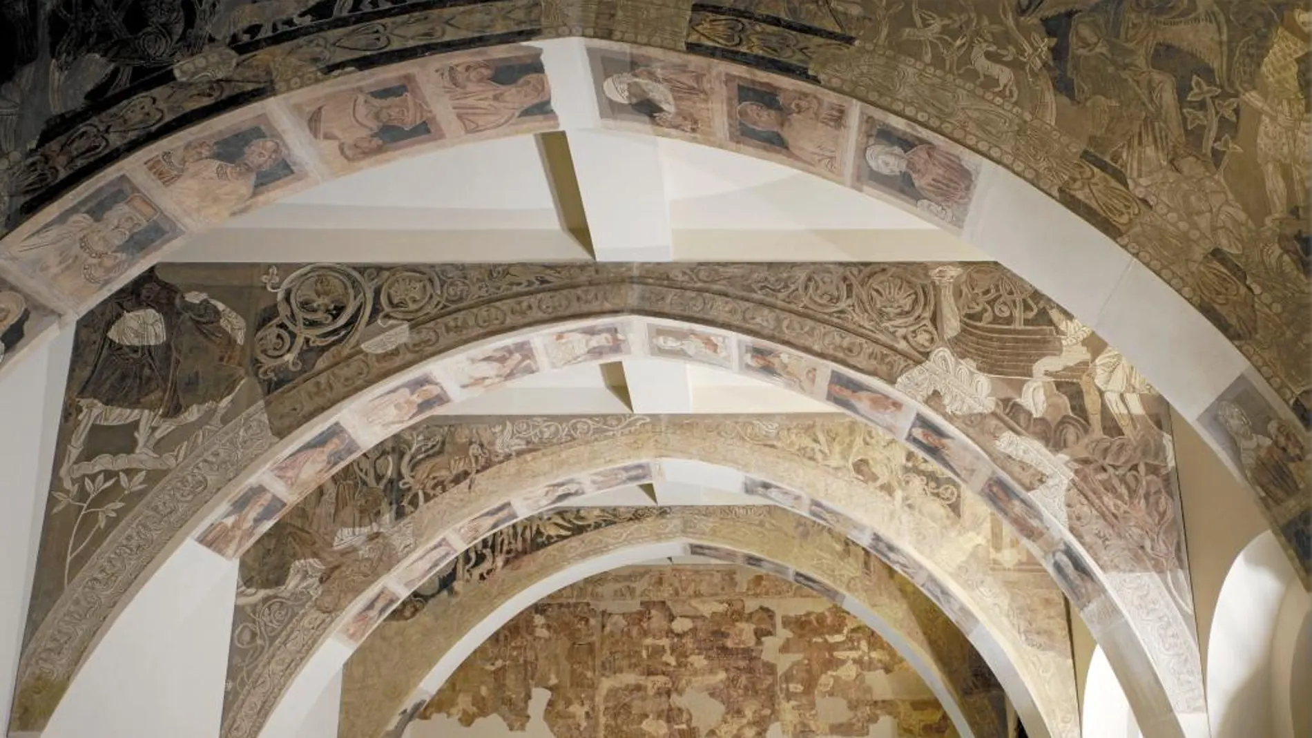 Los murales de Sijena en su actual disposición en el Mnac