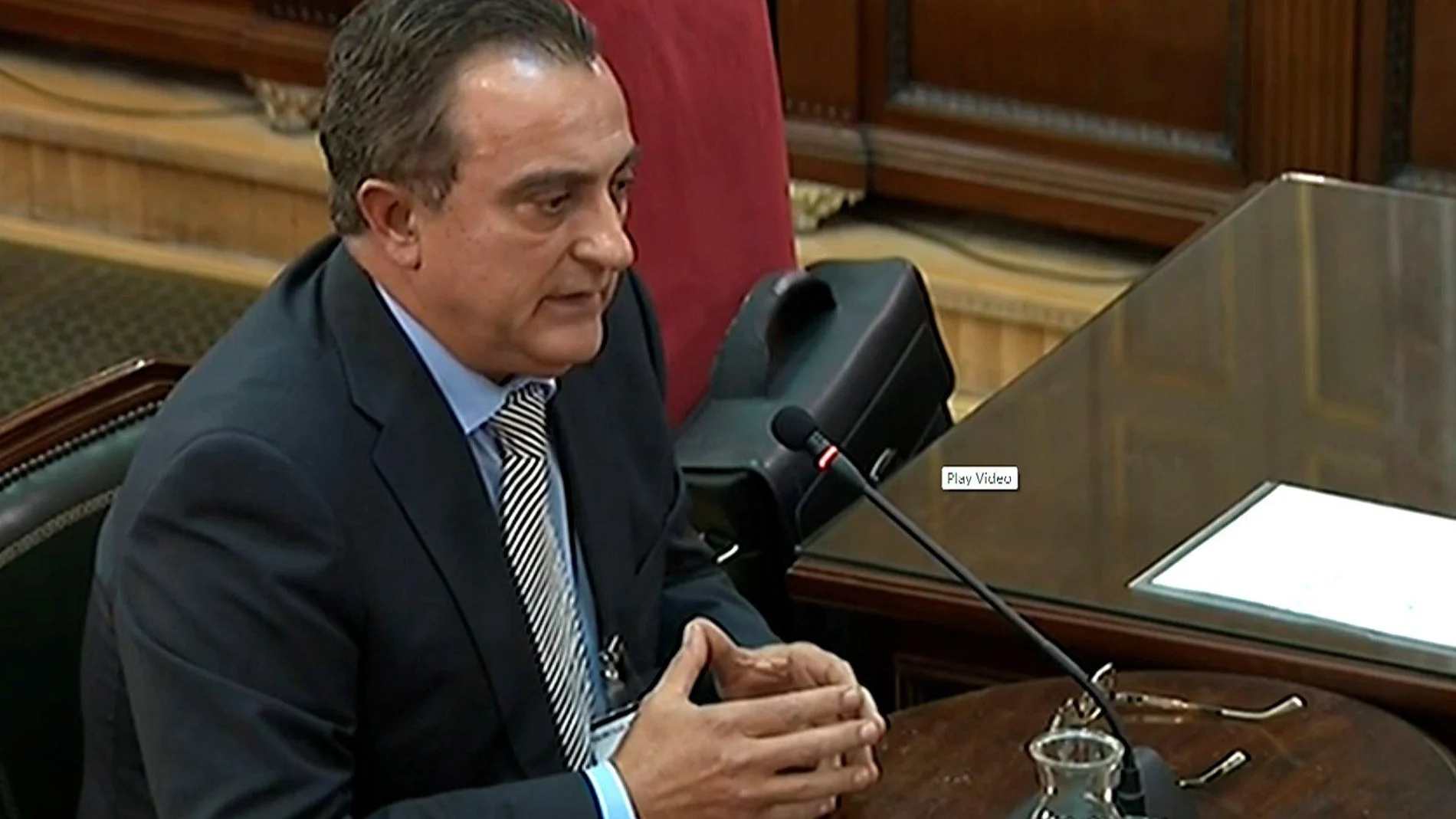 El comisario de los Mossos D'Esquadra Manel Castellvi , en la sesión de este jueves del juicio del "procés". EFE/Tribunal Supremo