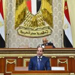 Al Sisi dio el salto al poder como jefe del Ejército del gobierno de los Hermanos Musulmanes, al que derrotó tras un golpe de Estado en 2013