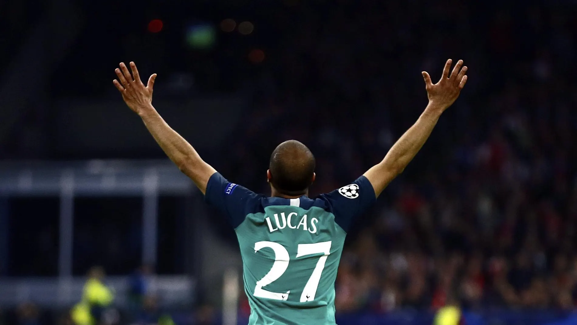 Lucas Moura celebra el segundo gol que marcó ante el Ajax