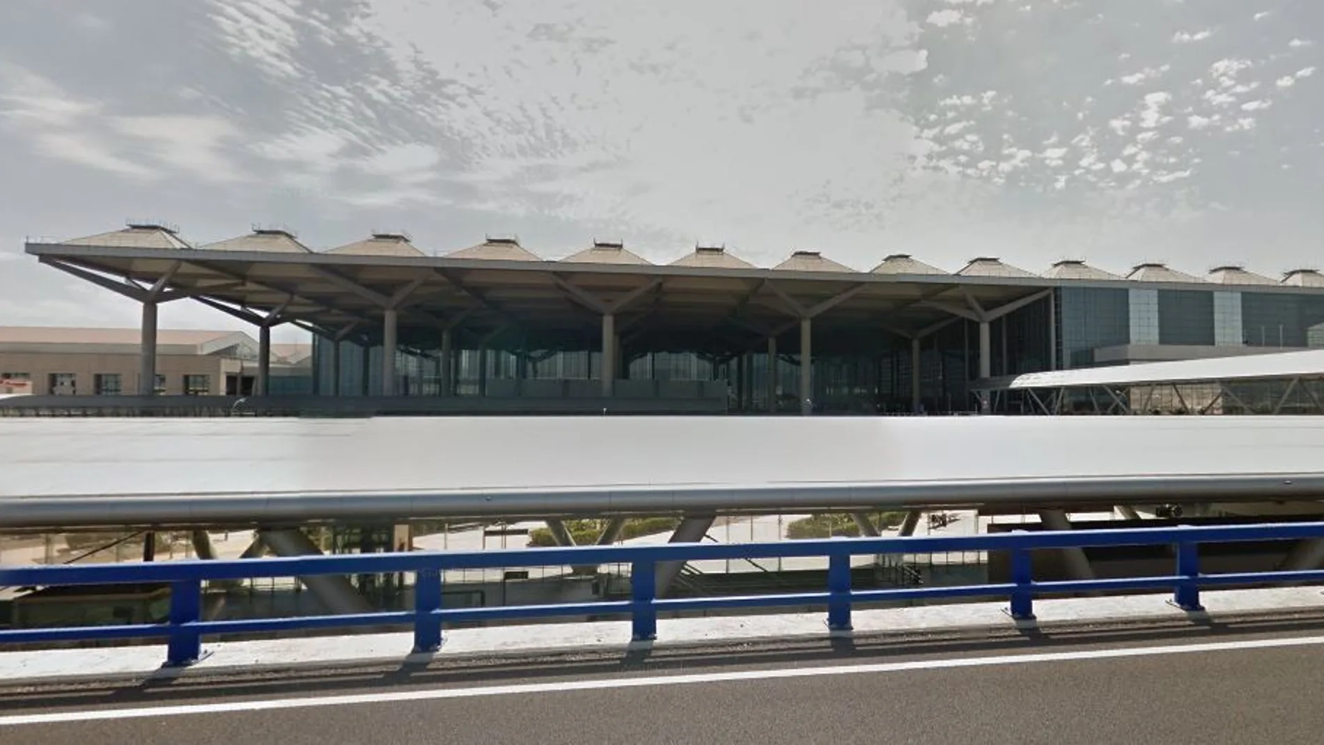 El cuerpo sin vida fue localizado en el apeadero de la estación de cercanías del aeropuerto de Málaga