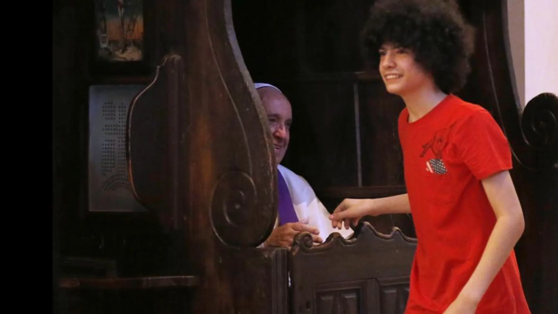 El Papa confesó a uno de los jóvenes que acudió a la basílica