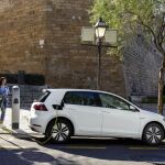 Una nueva tecnología hará que los coches eléctricos puedan recargarse en marcha