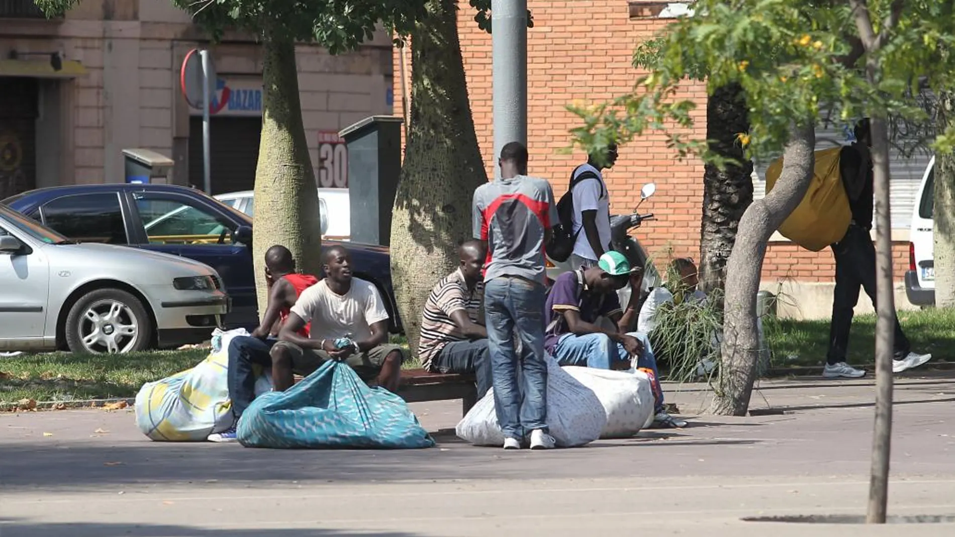 Operación contra los vendedores del top manta en la zona portuaria de Barcelona