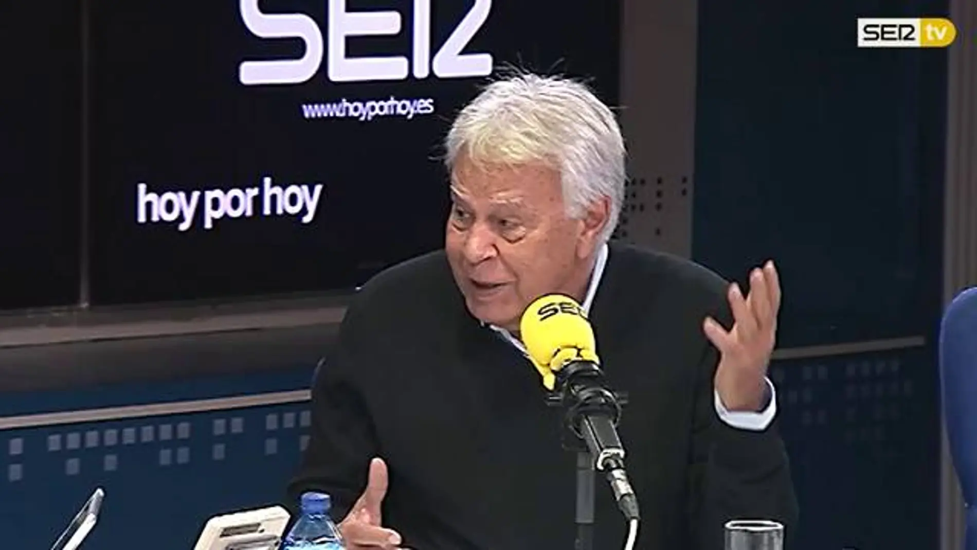 Felipez González reconoce que hace mucho que no habla con Pedro Sánchez