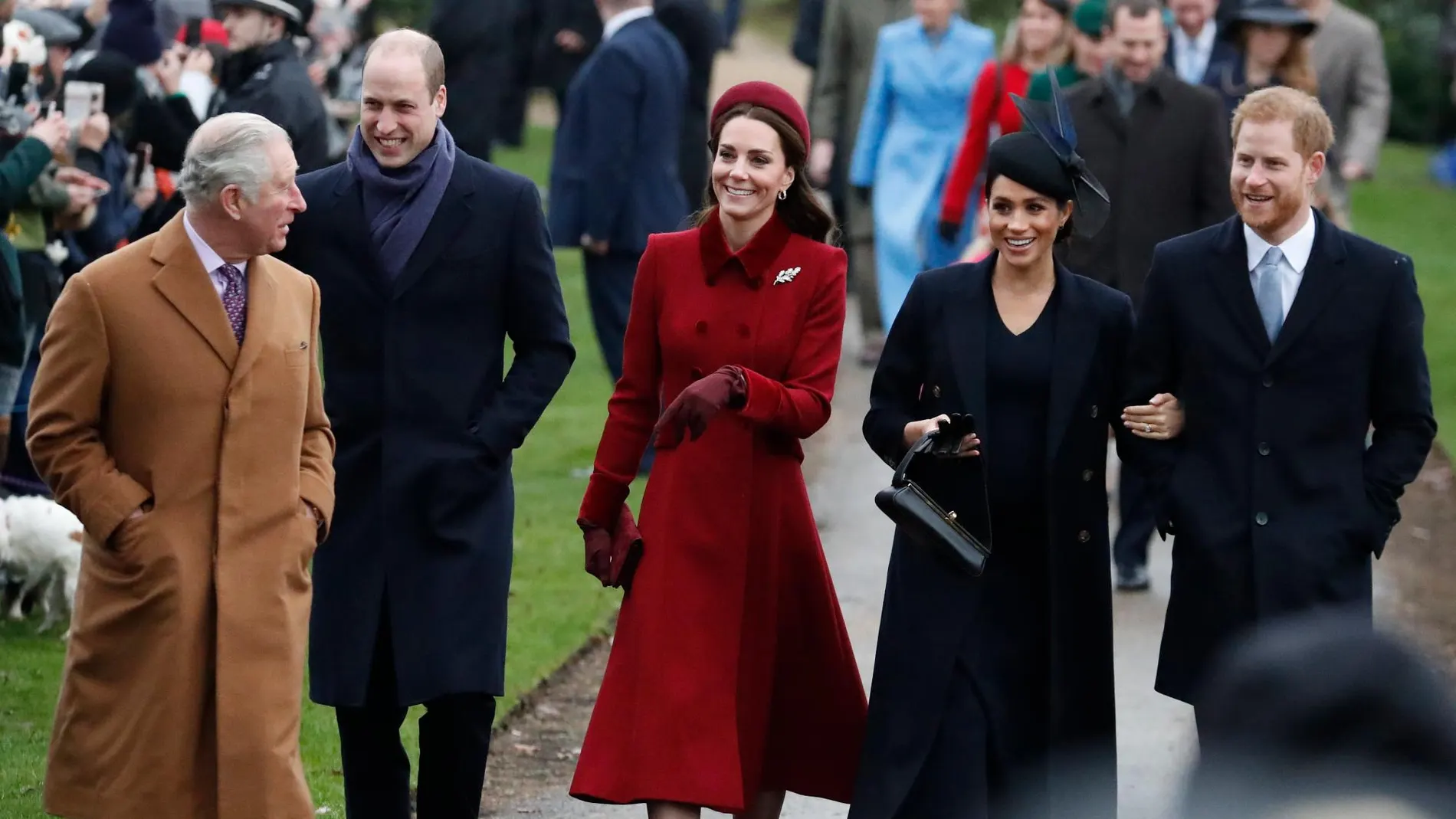 La familia real británica llega a la Iglesia de Santa María Magdalena en Sandringham