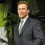  Arnold Schwarzenegger se recupera tras operación de corazón de urgencia