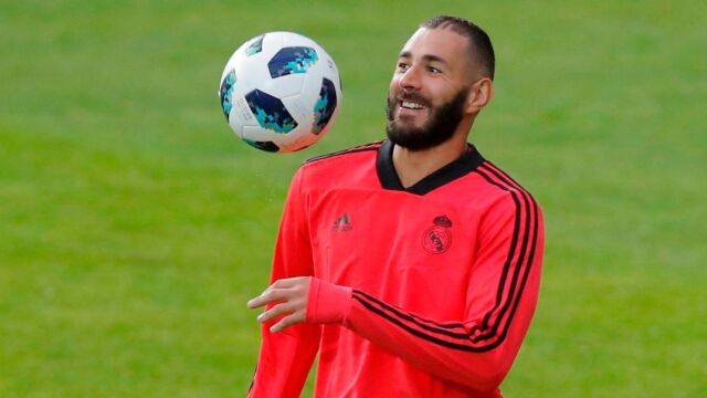 Karim Benzema, durante un entrenamiento / Foto: Reuters