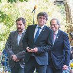 En la imagen, el ex conseller Toni Comín, Carles Puigdemont y Quim Torra, ayer en Waterloo