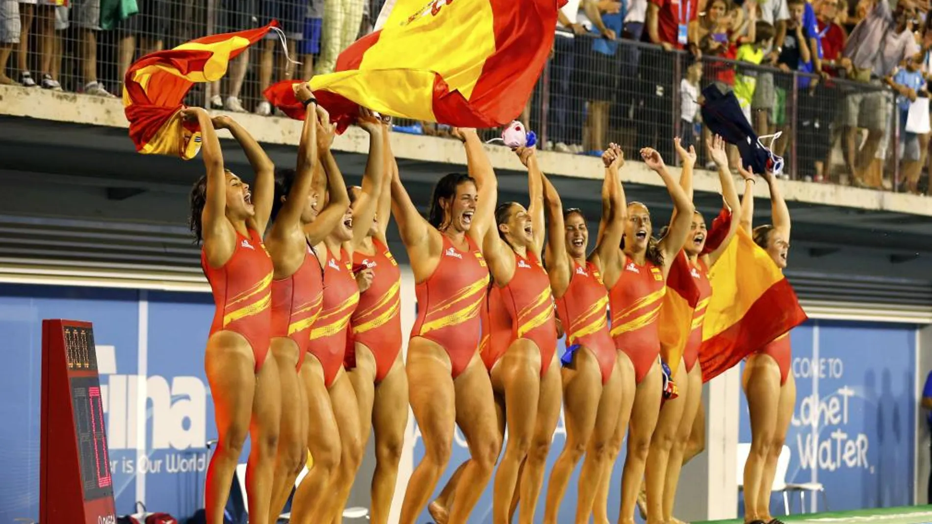 El equipo español celebrando su triunfo