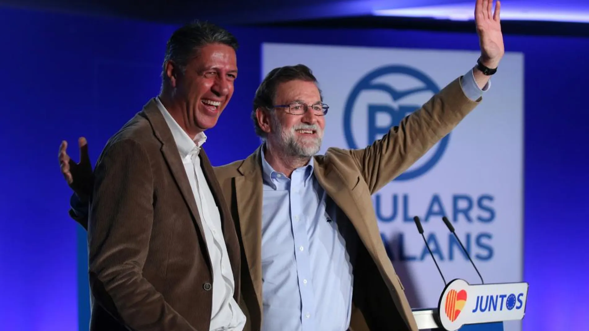 El presidente del Gobierno, Mariano Rajoy, con el líder del PP catalán, Xavier García Albiol.