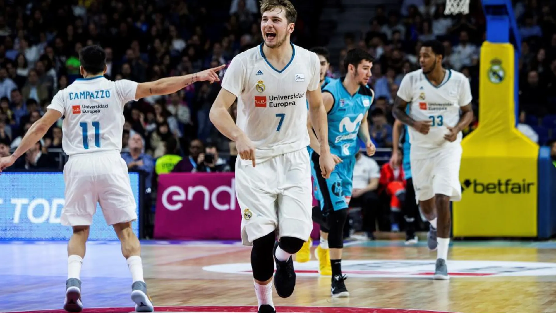 Doncic durante el partido de la decimocuarta jornada de la Liga ACB diputado esta mañana en el Wizink Center de Madrid