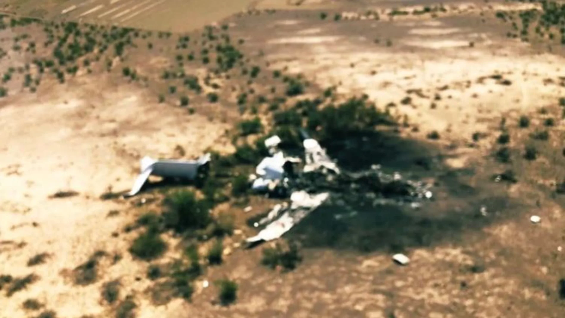 Las autoridades mexicanas tratan ahora de rescatar los cuerpos de los ocupantes del avión / Twitter