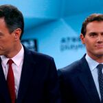 Pedro Sánchez y Albert Rivera antes del inicio del debate / Foto: Reuters