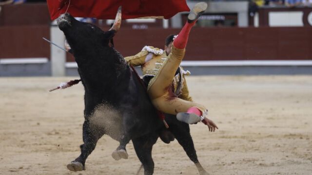 Paco Ureña se llevó una gran paliza con el quinto