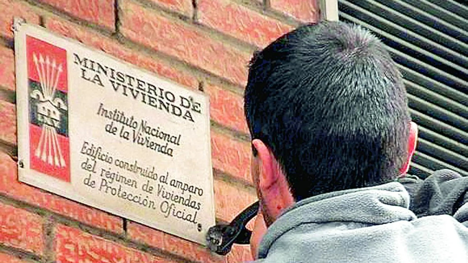 En el contexto de la Ley de Memoria Histórica ya se han retirado 229 de las 395 placas existentes en Gracia