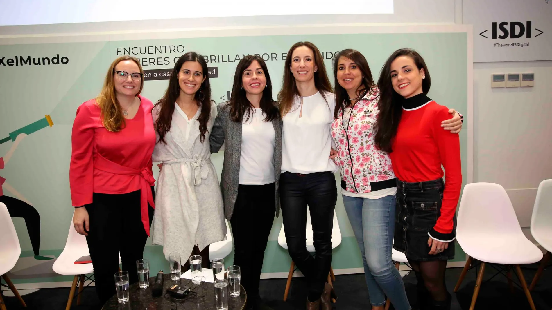 Foto de las participantes en la charla