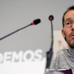 Rueda de prensa del secretario de Organización de Podemos, Pablo Echenique, tras la primera reunión del año de su ejecutiva