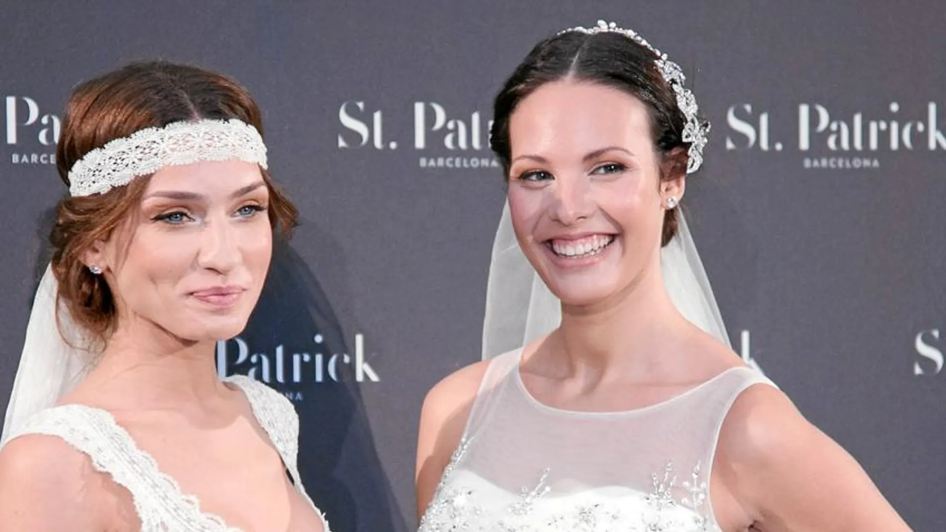 Raquel Jiménez y Jessica Bueno, en el desfile de Pronovias, ayer, en Barcelona