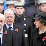 La «premier» Theresa May y el líder laborista, Jeremy Corbyn, en la ceremonia por el armisticio de la Gran Guerra
