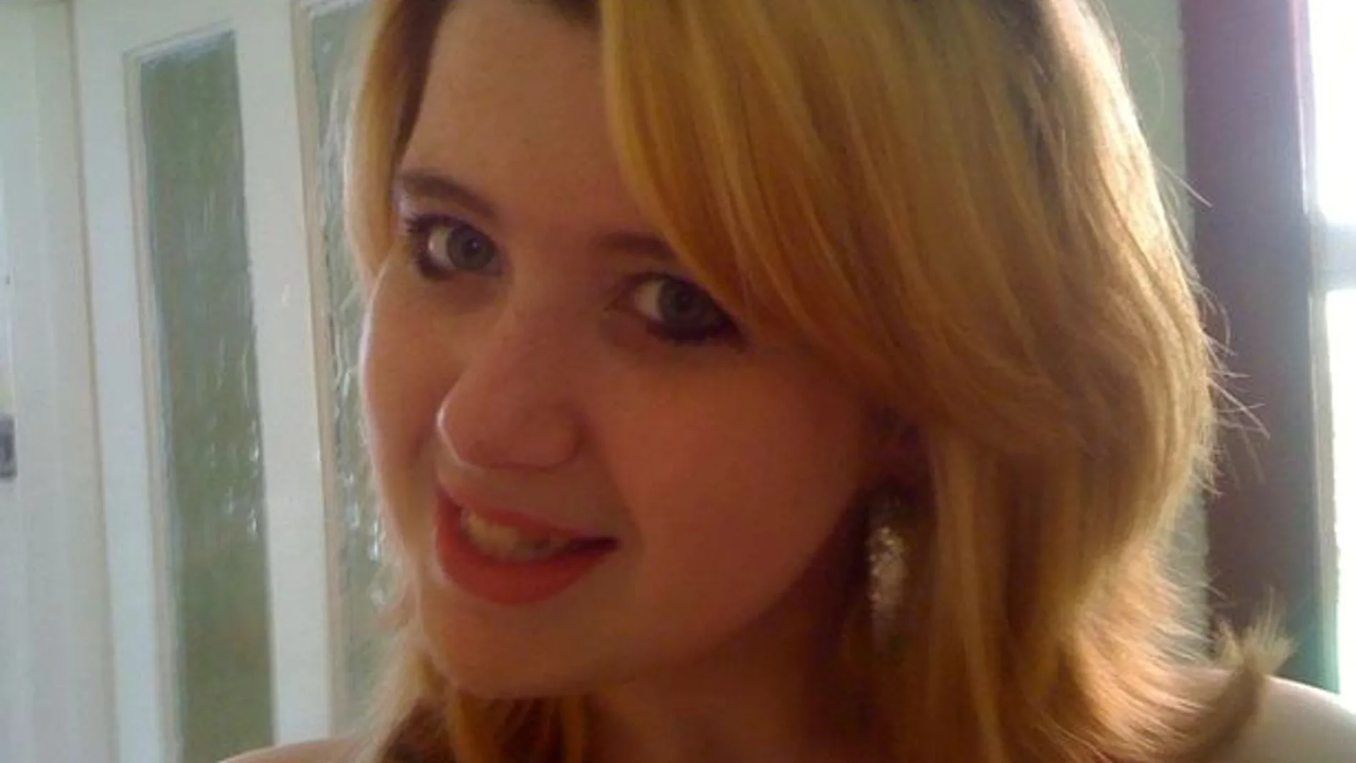 Emma Burt tiene ahora 19 años, pero su pesadilla comenzó a los 15
