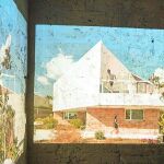 La muestra aglutina gran cantidad de obras domésticas y de pequeña escala