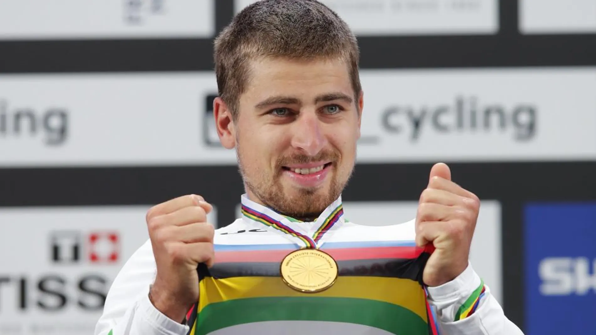 Peter Sagan celebra su tercer Mundial