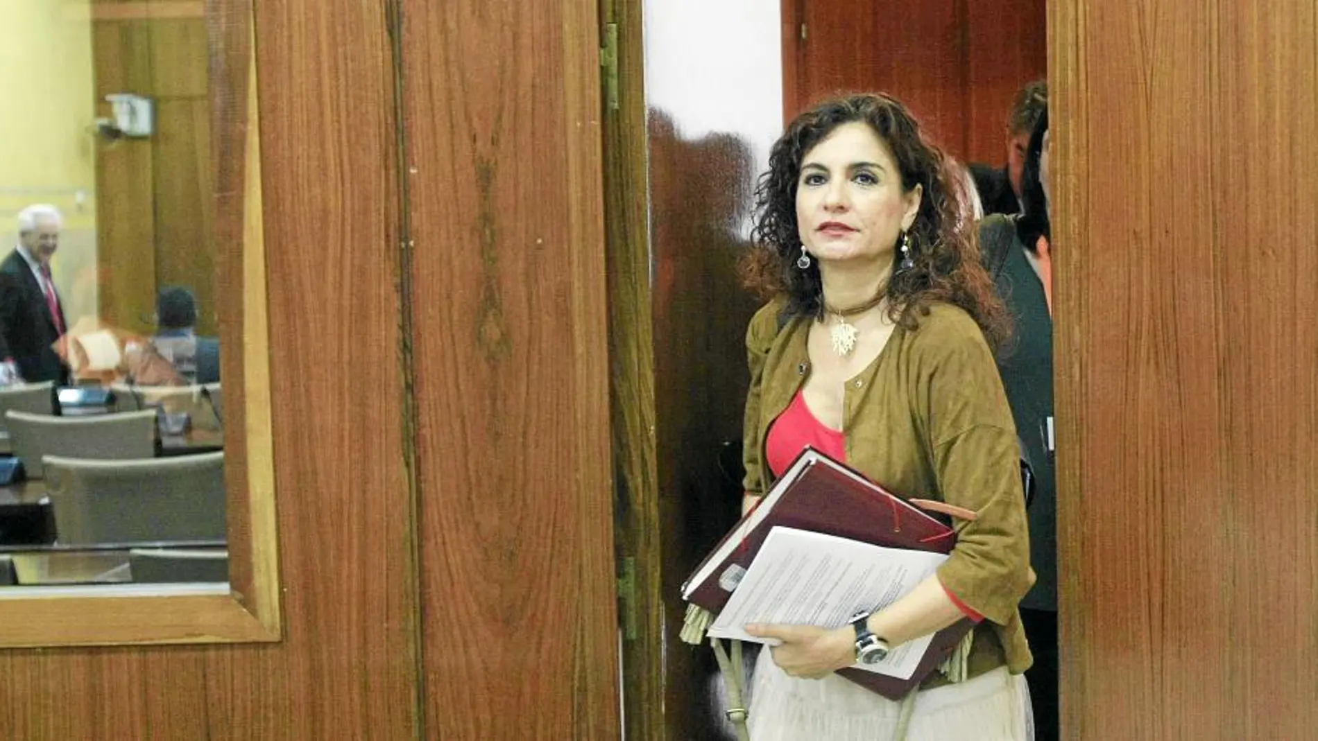 La consejera de Hacienda y Admnistración Pública, María Jesús Montero, en el Parlamento andaluz