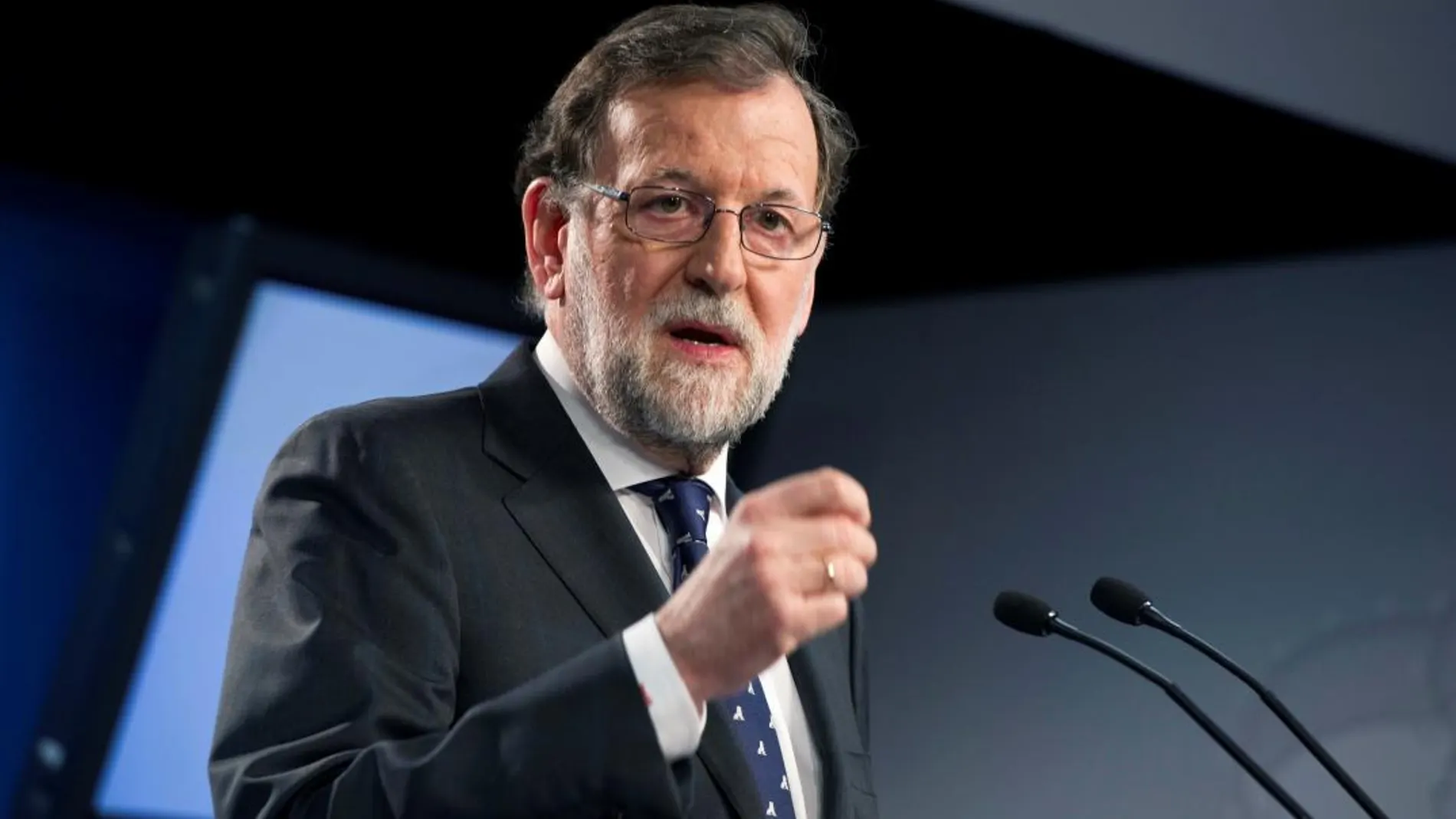 El presidente del Gobierno, Mariano Rajoy, hoy durante la rueda de prensa en Bruselas al término de la reunión del Consejo Europeo